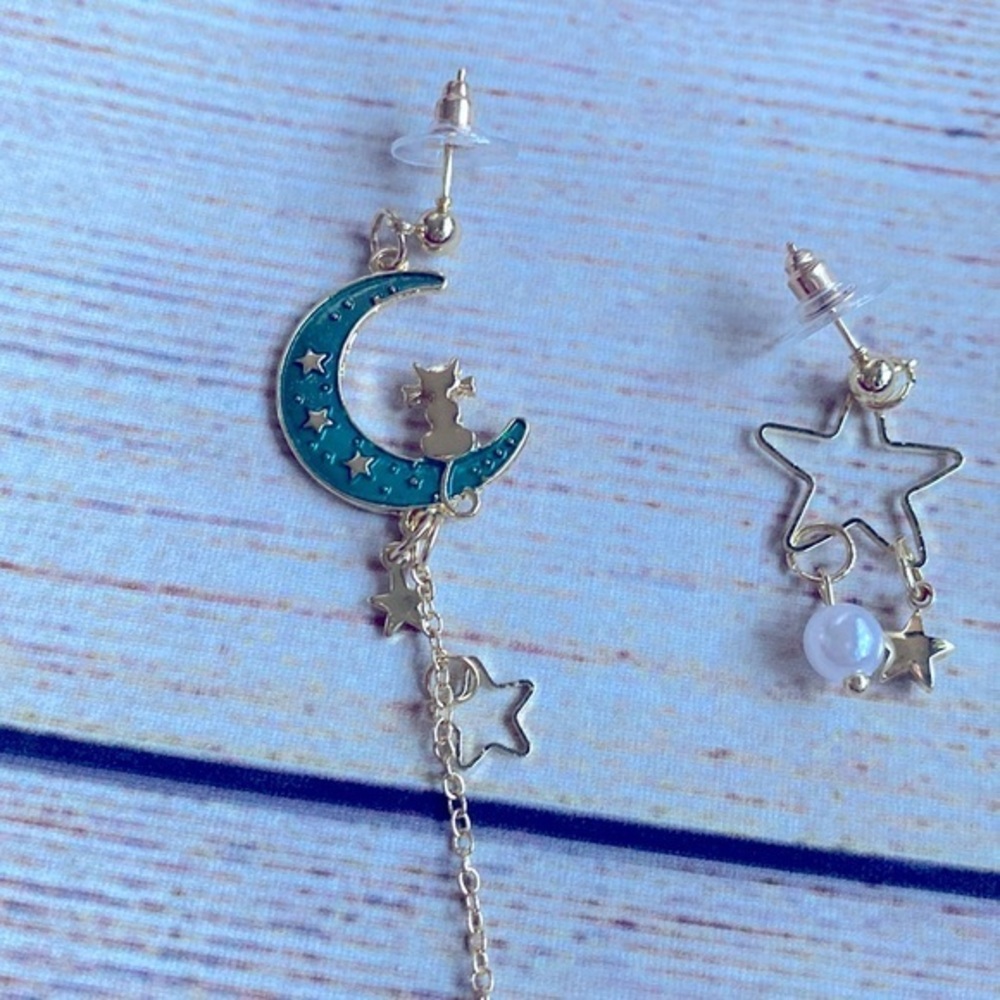 🌙 Moon & Star ⭐️ dangle earrings